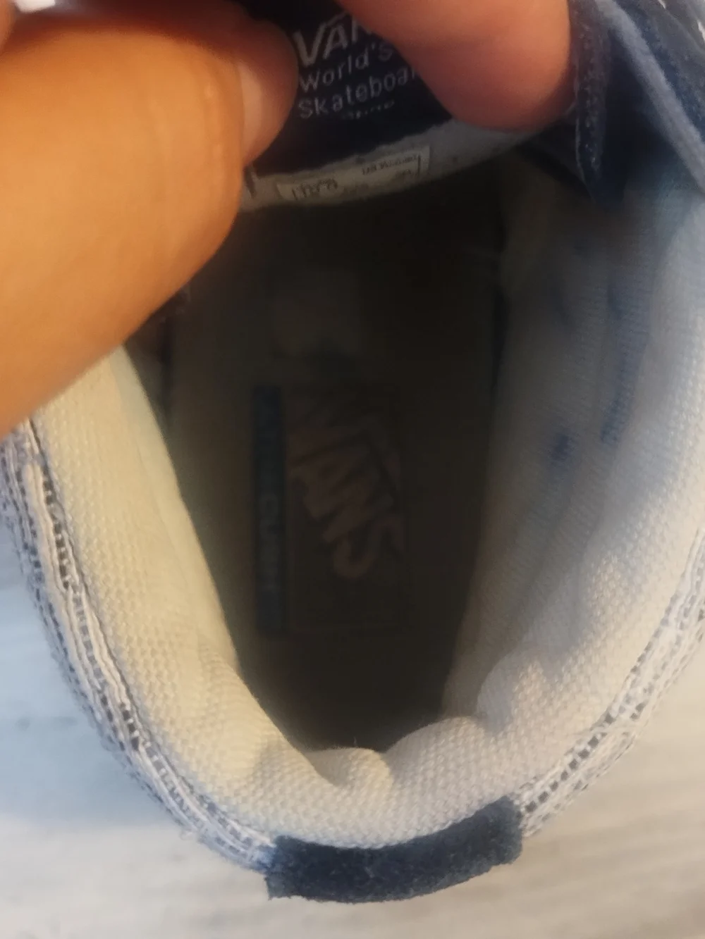 Vans Sk8-Hi Reissue  mens size 10 some scratches open to offers